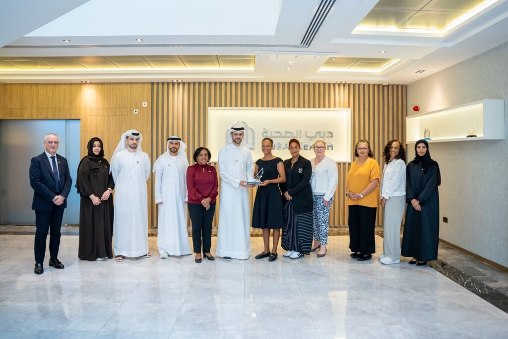 24 leaders of the Bermuda government learn about the UAE experience