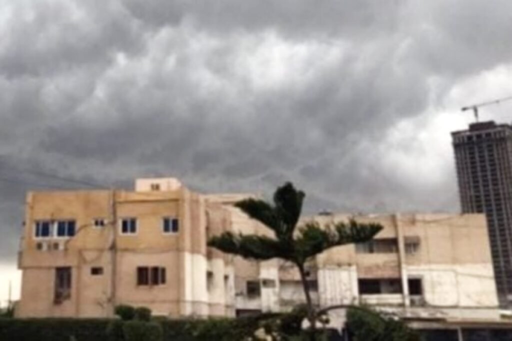 Karachi weather to remain partly cloudy, windy for next 24 hrs