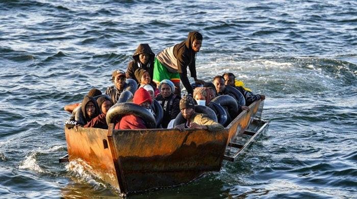 27 die after two boats capsize off Tunisia