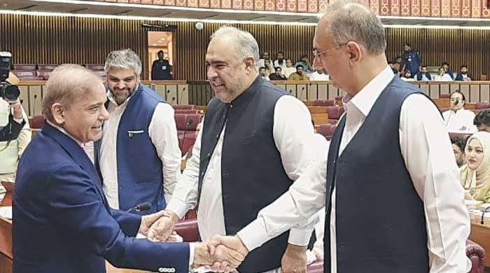 Backchannel talks between govt and PTI put on hold
