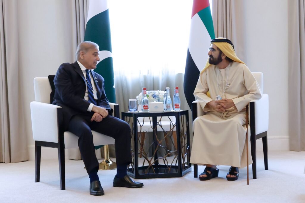 Mohammed bin Rashid meets the Prime Minister of Pakistan
