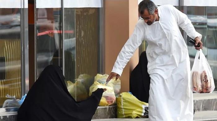 10 ‘beggars’ deported from Saudi Arabia arrested at Karachi airport