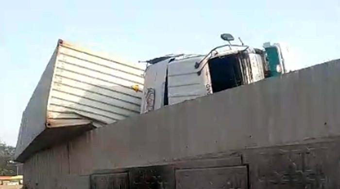 Karachi road crashes leave 108 dead