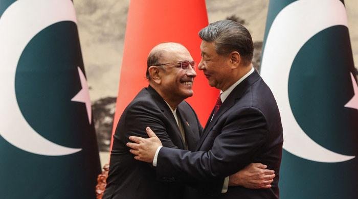 President Zardari lauds Beijing’s non-interference policy