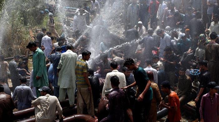 Pakistan faces significant surge in temperatures in coming months, warns PMD
