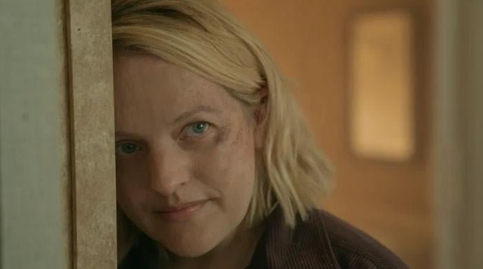 Elisabeth Moss gives update on creepy incident form ‘The Handmaid’s Tale’ set