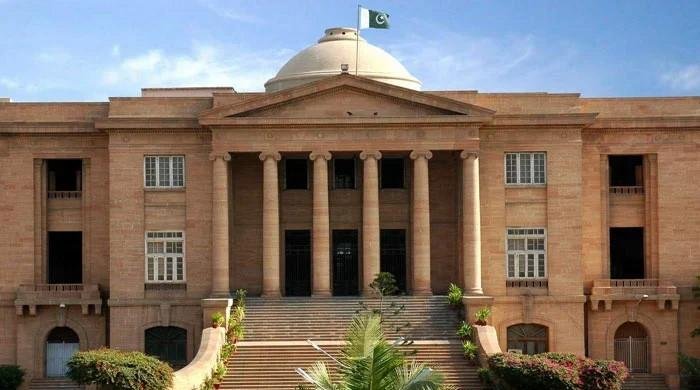 SHC orders Sindh, federal govts to ensure national unity isn’t harmed