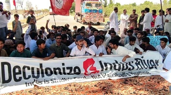 Highway blockade in Sindh cripples supply chain network: industrialists