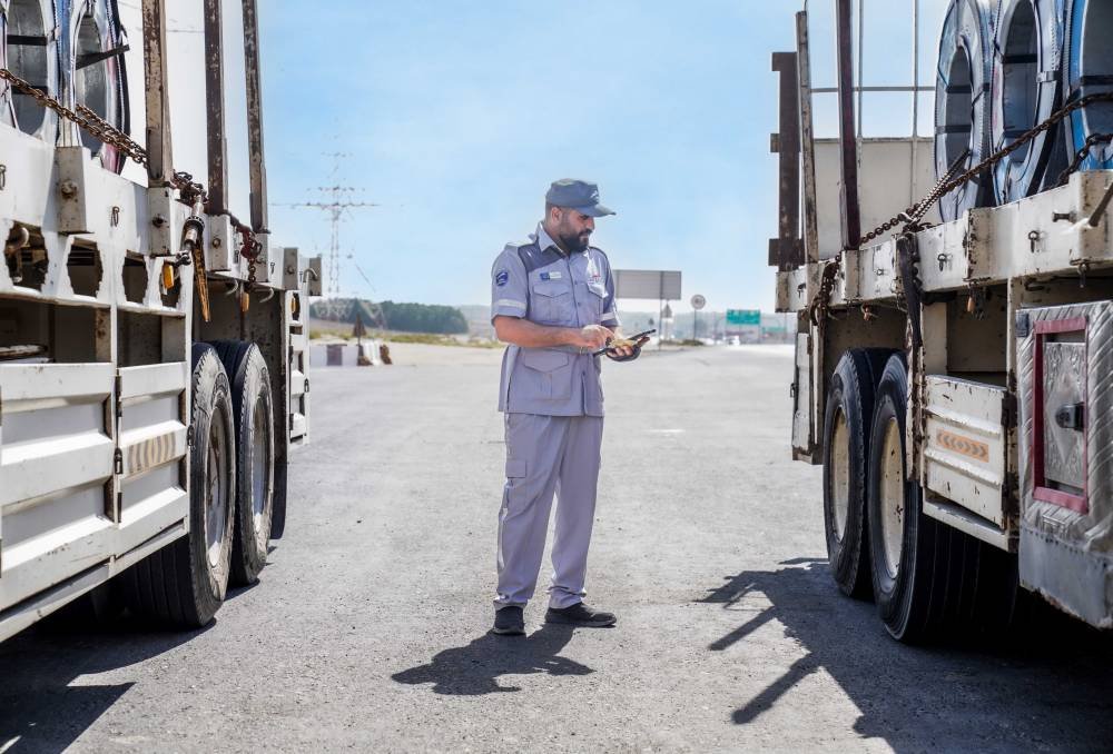 “Dubai Roads” carries out a comprehensive inspection campaign for the safety of trailers