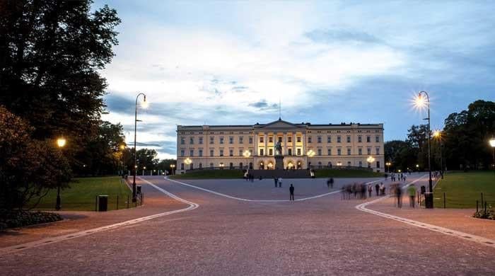 King meets with Obama, announces Royal House