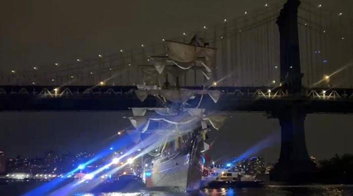 Brooklyn Bridge ship crash kills two people: NYC mayor