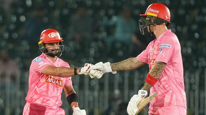 Farhan, Hales power Islamabad to set massive target for Karachi