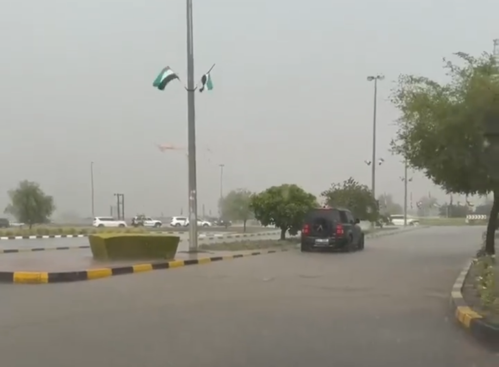 Good rain falls on the central region of Sharjah