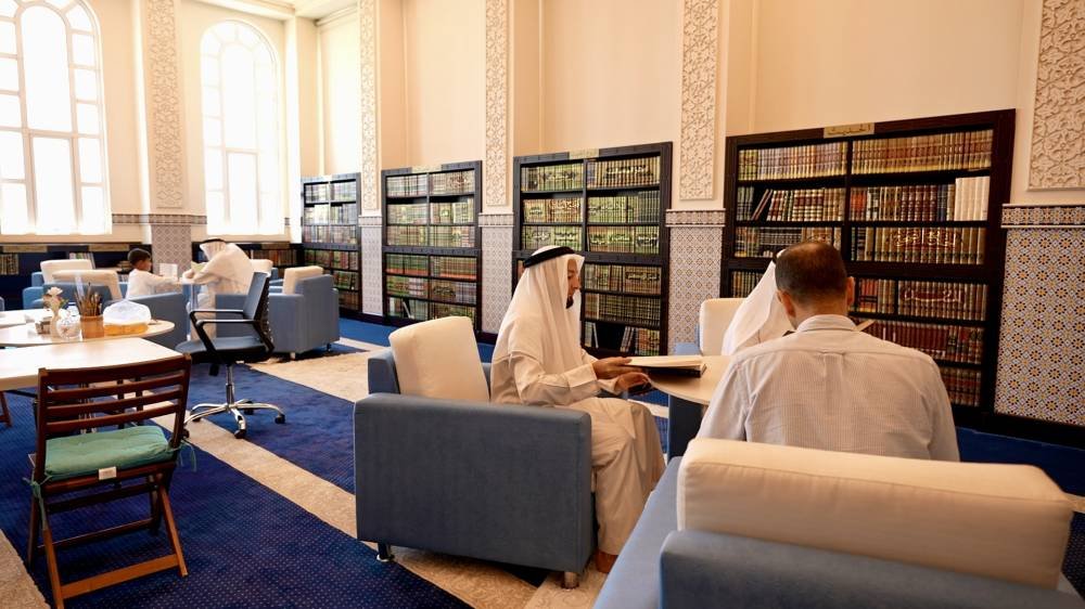 Sharjah mosque libraries .. Moones of science and knowledge