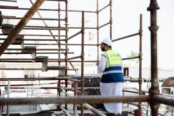Dubai Municipality stops licensing two engineering offices for violating the requirements and ethics of the profession