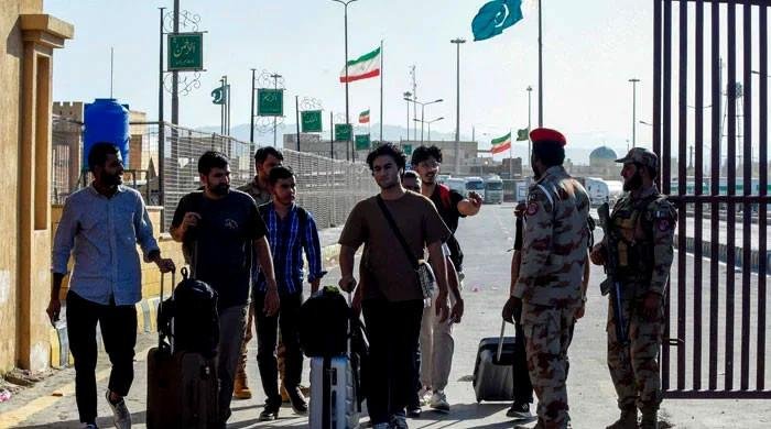696 more Pakistanis return from Iran as tensions escalate