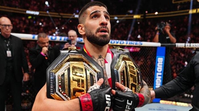 Ilia Topuria bags first-round knockout against Charles Oliveira at UFC 317