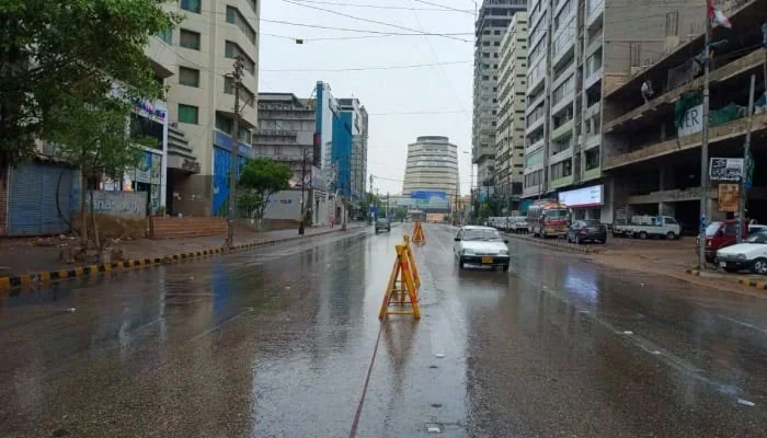 Light rain expected in Karachi