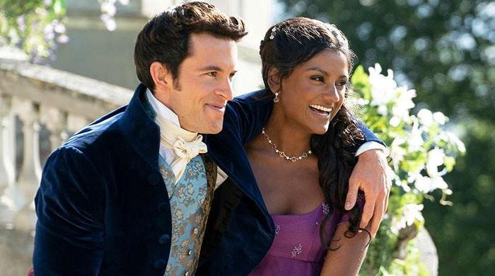Jonathan Bailey reveals if ‘Bridgerton’ improved his romance skills