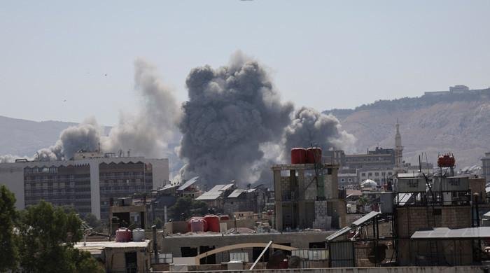 Israeli airstrike next to Syrian presidential palace