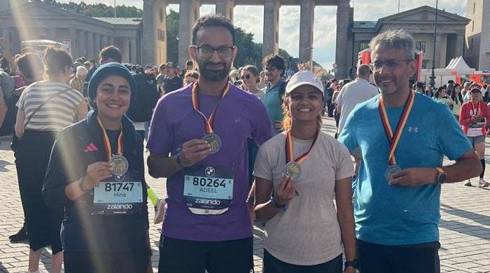 Pakistanis make mark at Berlin Marathon despite tough weather