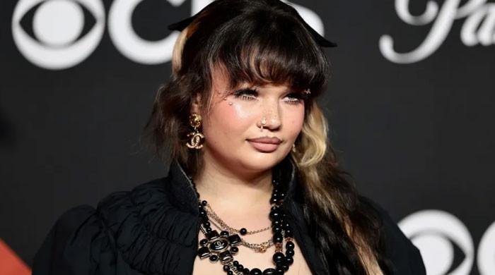 Lola Young collapses onstage at NYC festival, carried off by medics
