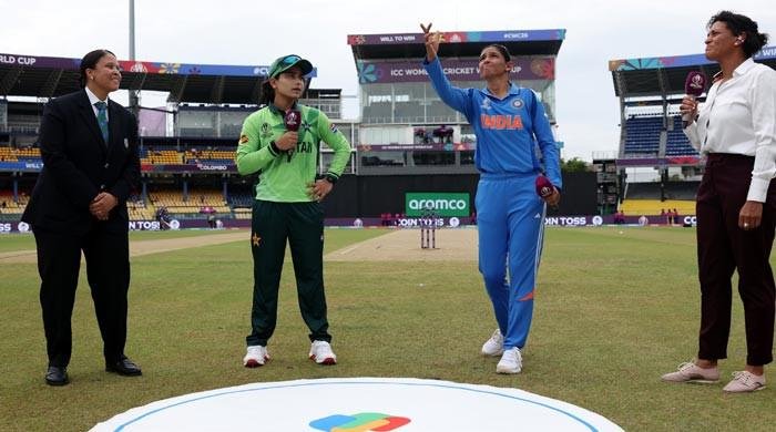 Pakistan win toss, decide to bowl first against India