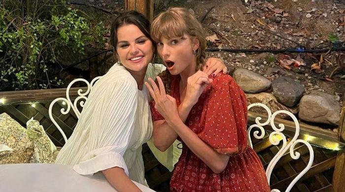 Taylor Swift clarifies she didn’t talk about her engagement at Selena Gomez’s wedding