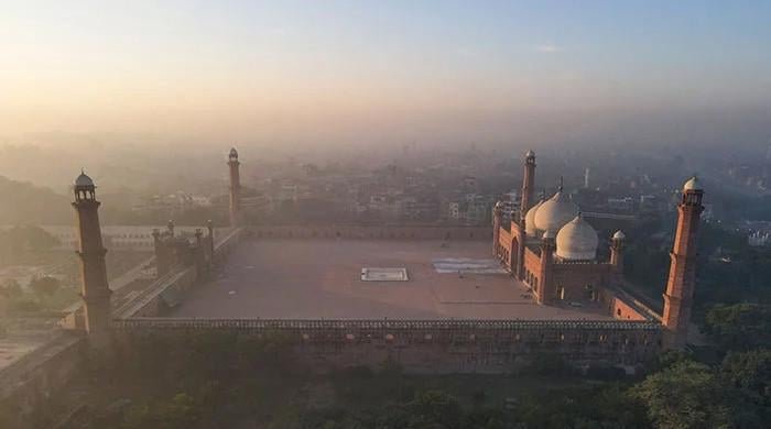 Lahore again tops global pollution rankings; Faisalabad AQI hits ‘extremely hazardous’