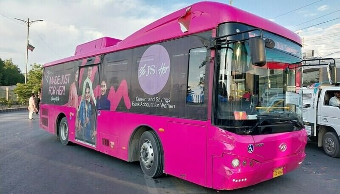 Another Pink Bus Service Route Introduced for Karachi