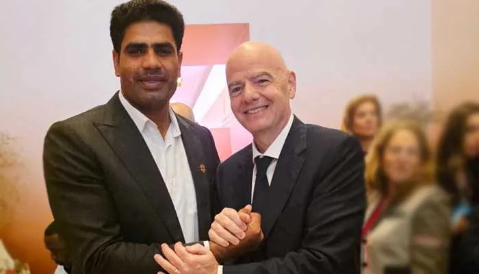 Arshad Nadeem breaks boundaries, meets FIFA’s president