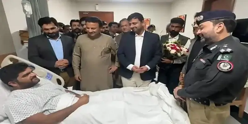 Sindh Home Minister Visits Ziauddin Hospital, Inquired Injured Police Officials