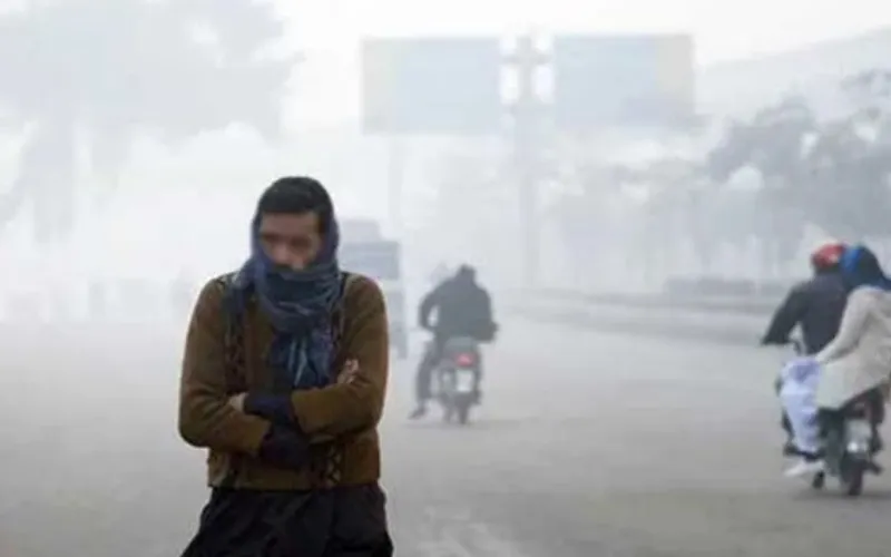 Karachi shivers as temperatures plunge to 8.5°C amid freezing winds