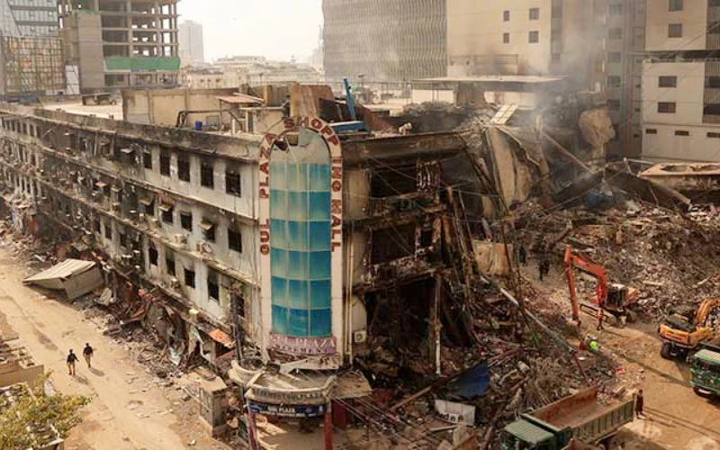 Sindh govt announces judicial inquiry into Gul Plaza tragedy