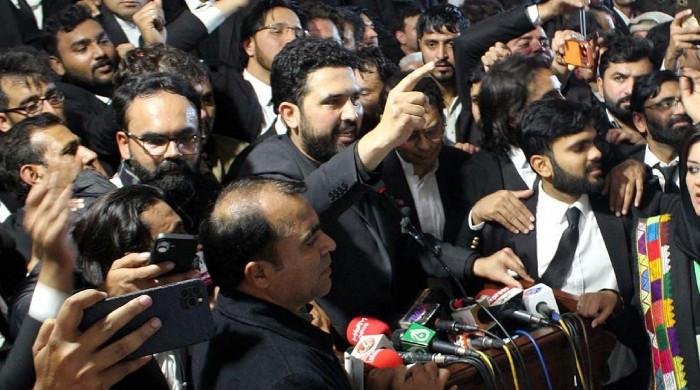 ‘Convicted individuals’ entered Punjab Assembly with KP CM