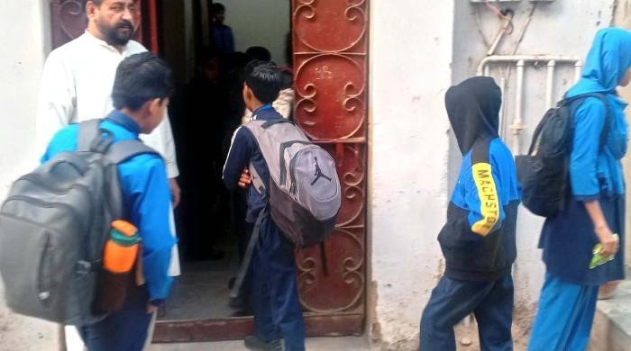 Sindh cuts school timings as cold wave grips province