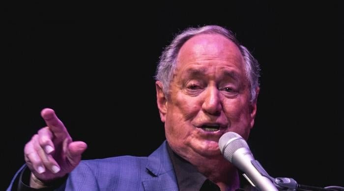 Neil Sedaka’s last photo speaks volumes ahead of tragic end