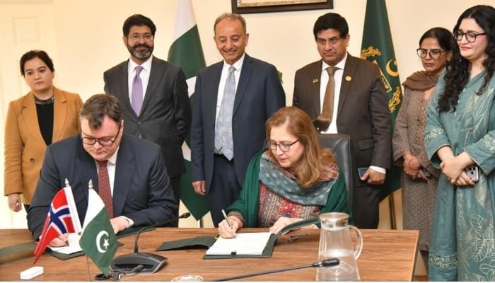 Islamabad inks ‘historic’ carbon market deal with Oslo under Paris Agreement
