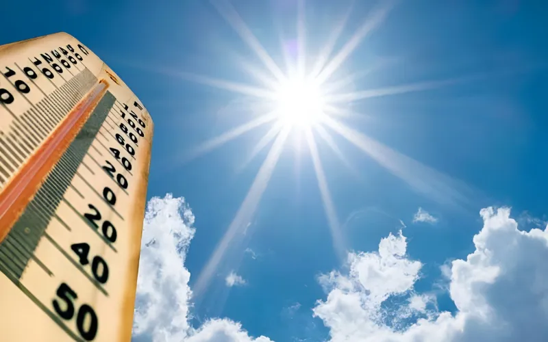 PMD forecasts hot and humid weather in Karachi, dry spell across country