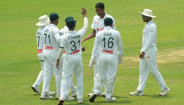 Pakistan lose openers, still require 336 against Bangladesh