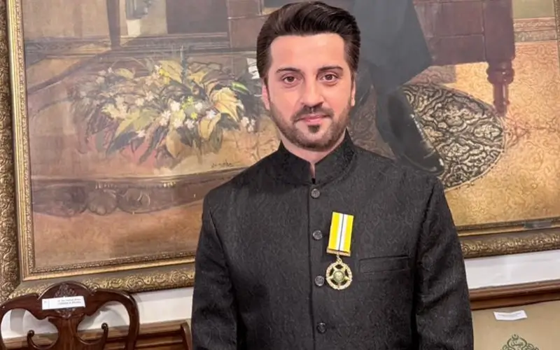 Bol News senior journalist Adil Abbasi awarded Tamgha-i-Imtiaz
