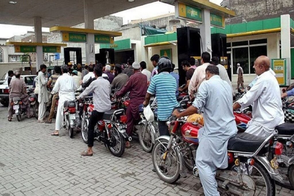 Pakistan likely to cut fuel prices for third consecutive week