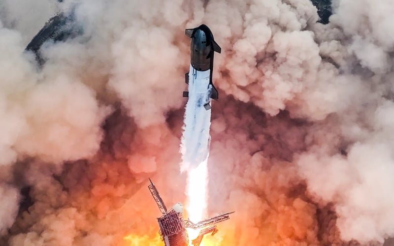 SpaceX Starship completes controlled splashdown after latest test flight