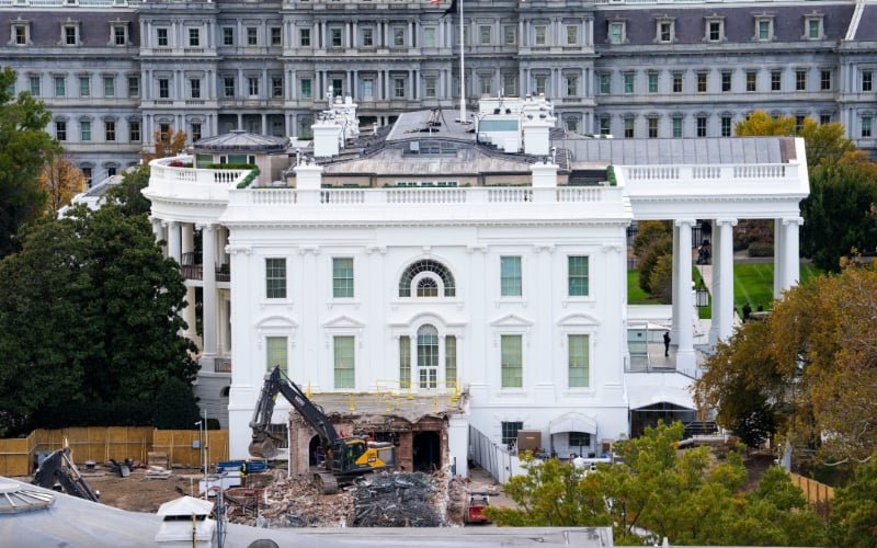 Trump details fortified design of new White House ballroom construction