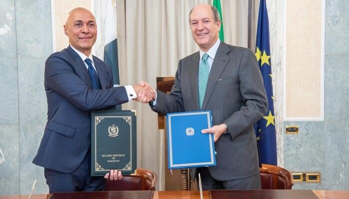 Pakistan, Italy sign agreement to waive visa requirement for diplomatic passport holders