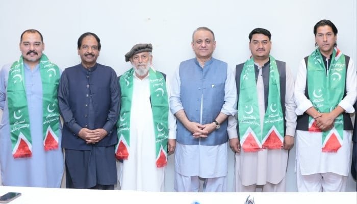 Four independents join Aleem Khan’s IPP in Gilgit-Baltistan