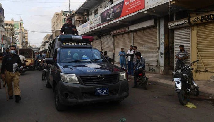Foreign-based gangsters operating extortion network in Karachi: AIG
