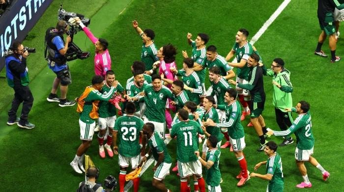 Mexico beat Ecuador 2-0 to reach World Cup last 16 and end knockout hoodoo