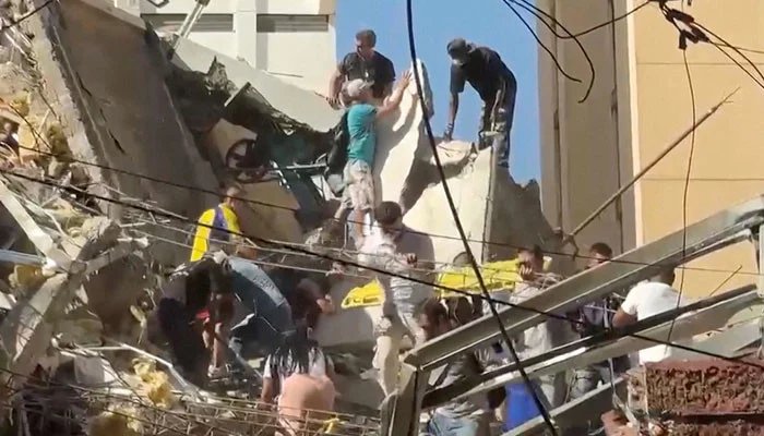 At least 111 killed after powerful earthquake hits western Colombia