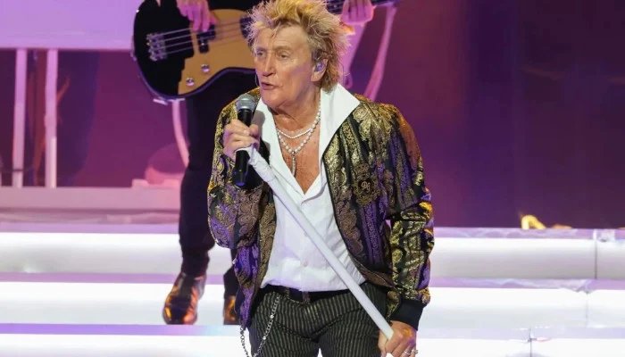 Rod Stewart shares reassuring health update following heart surgery